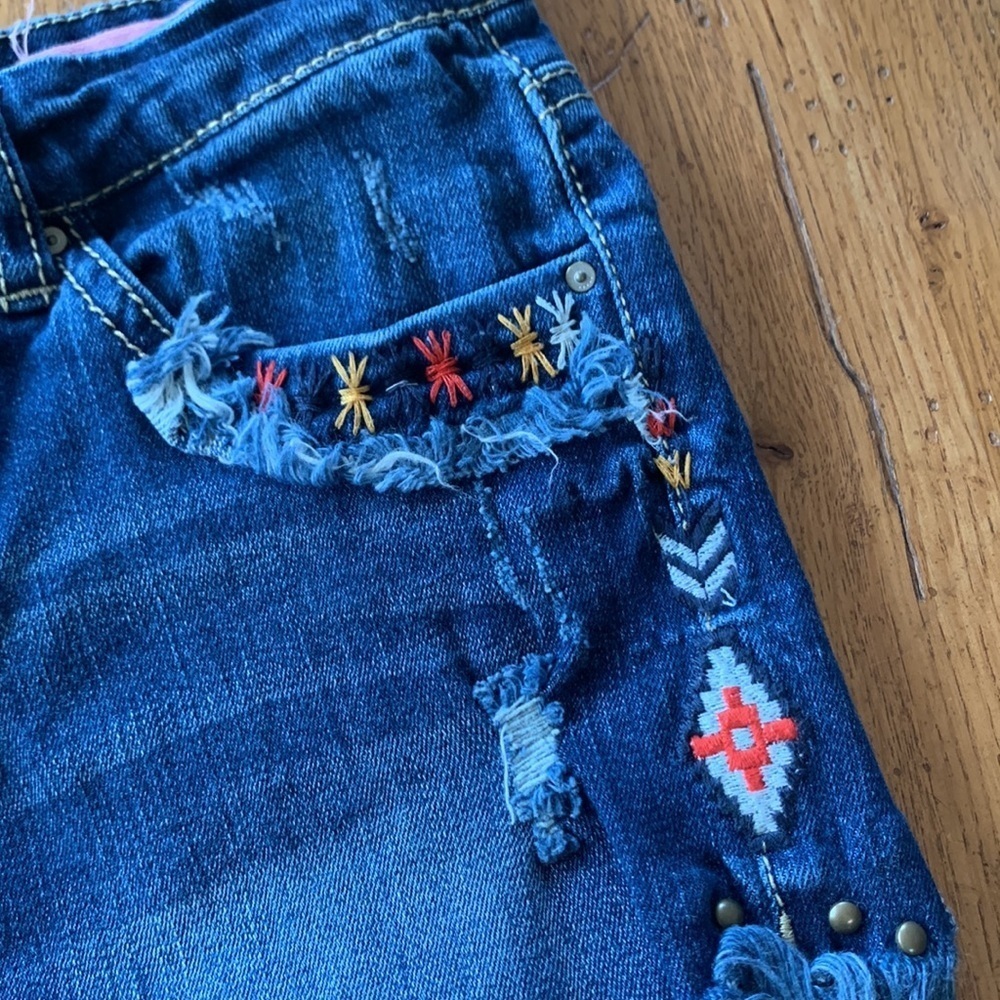 Blank NYC The Mini Barrow High-rise Shorts Girls Cut-off Jean Embroidery Size 12 - Picture 6 of 10